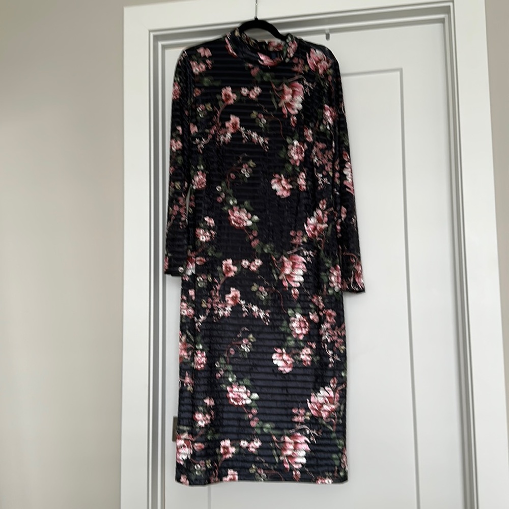 Rachel Roy, mid length long, sleeved dress with textured detail BNWT